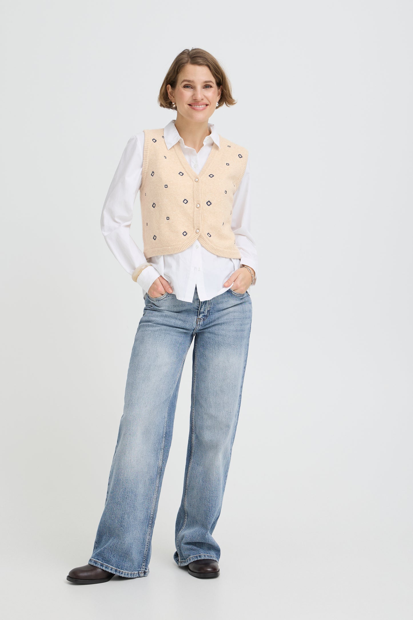 Nadika Vest with Diamond Print - Oyster