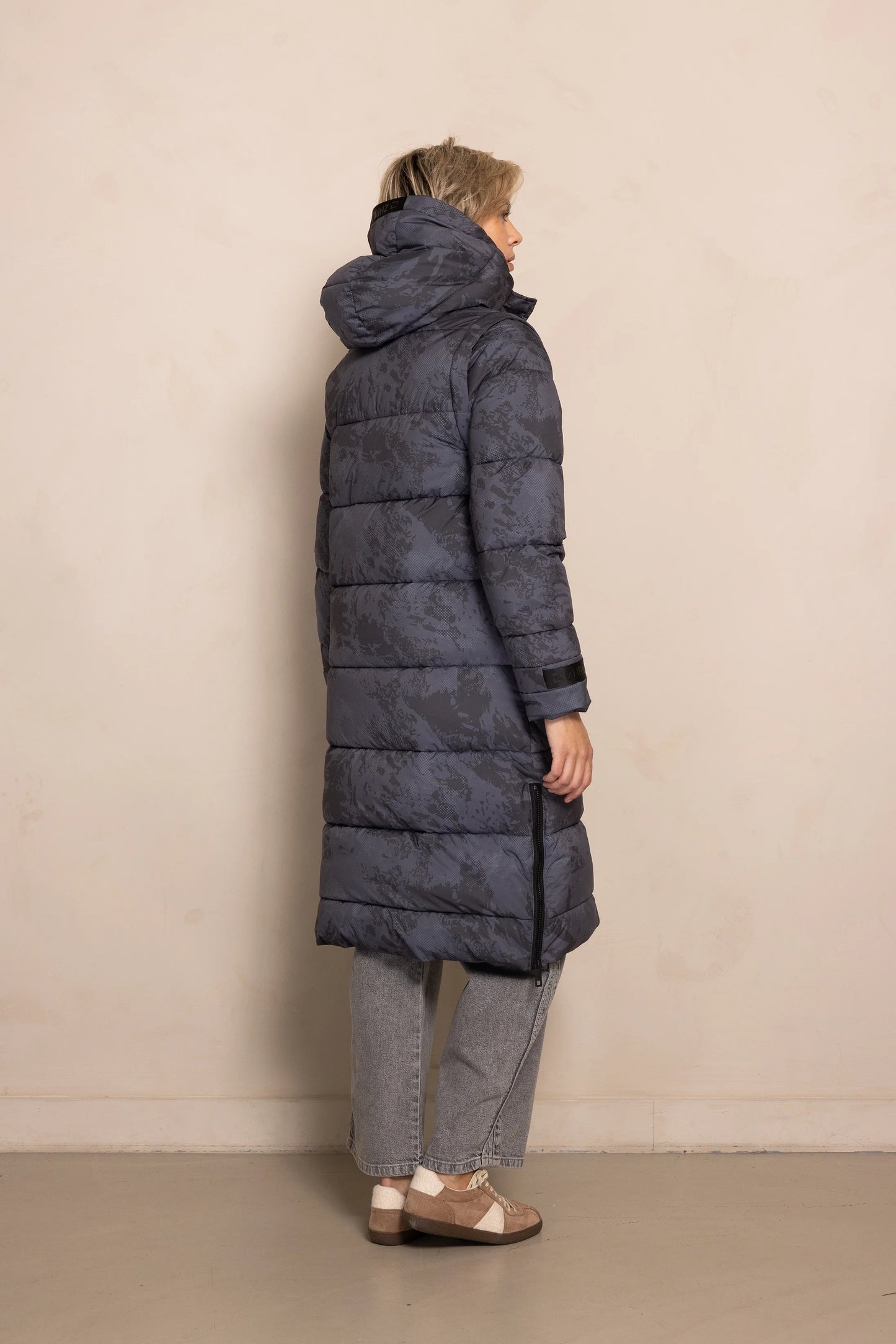 Isi Long Puffer Jacket - Black Camou
