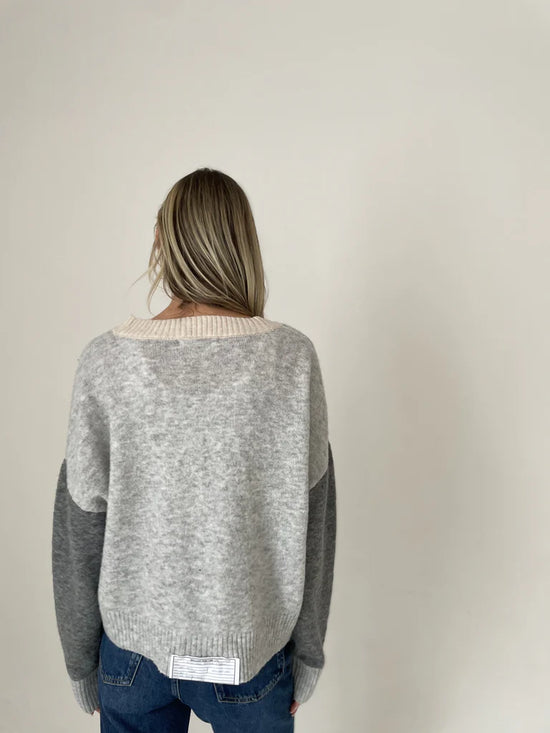 Colorblock V-Neck Cardigan Sweater - Grey