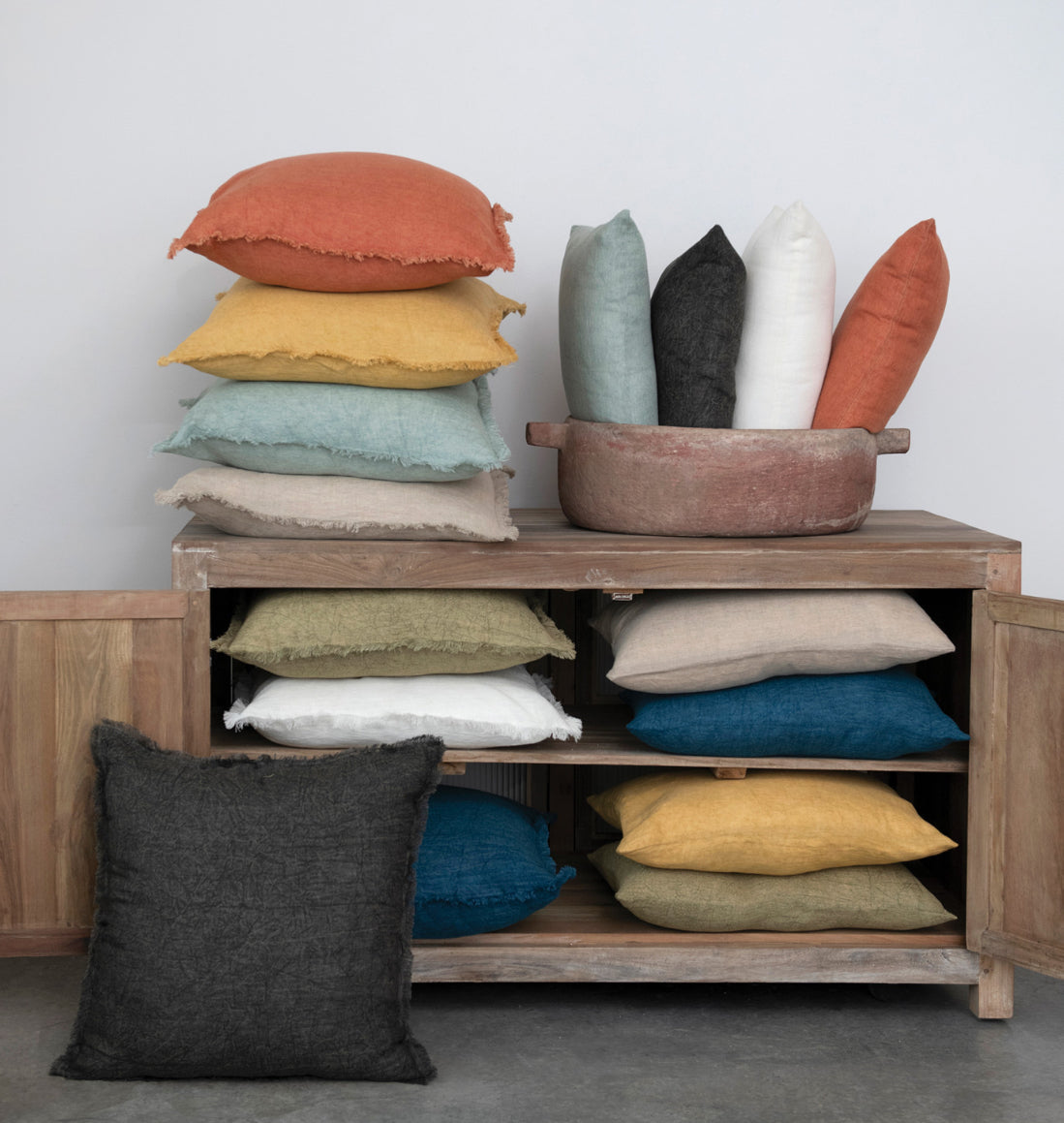 Stonewashed Linen Pillow with Fringe -  Navy