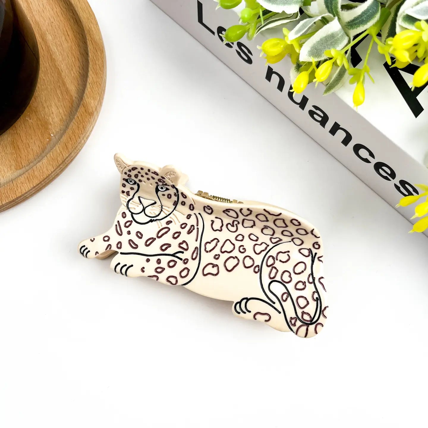 Lying Leopard Hair Clip - Beige