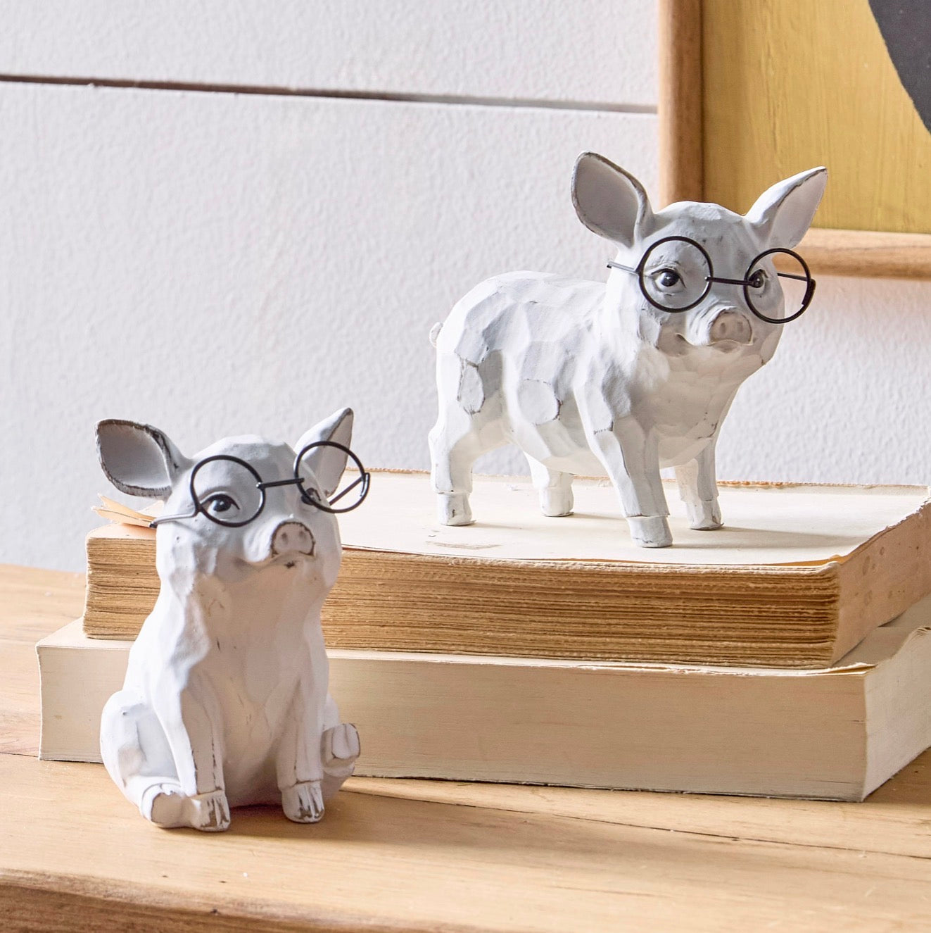 Cute Pig wearing Glasses - Sitting