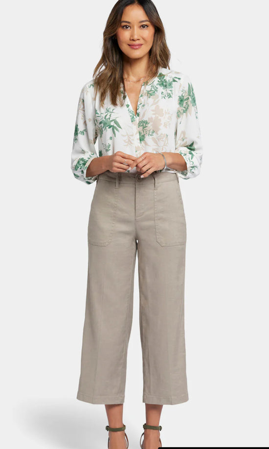 Wide Leg Cropped Cargo Pants - Saddlewood