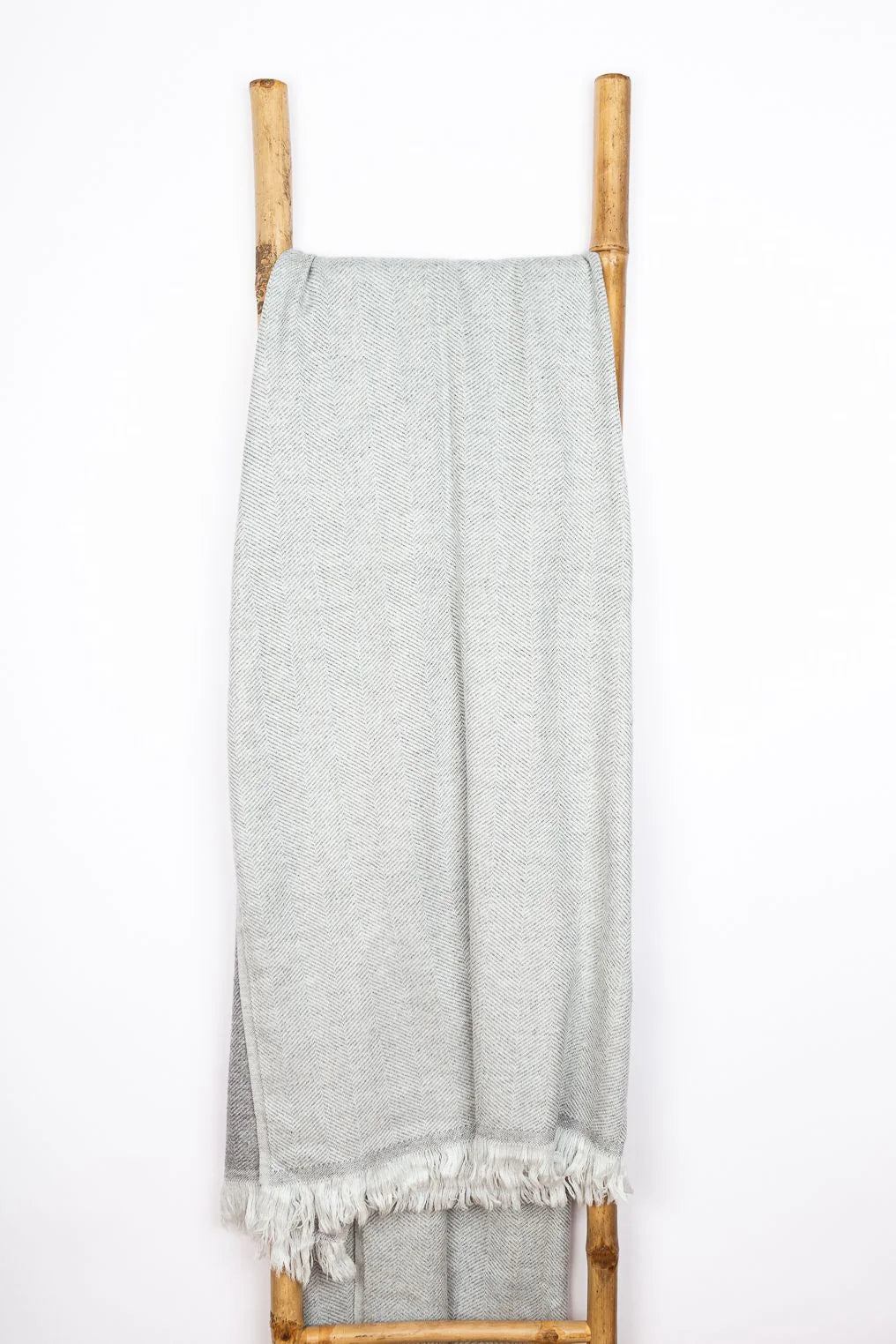 Cashmere Herringbone Throw - Light Grey/Ivory