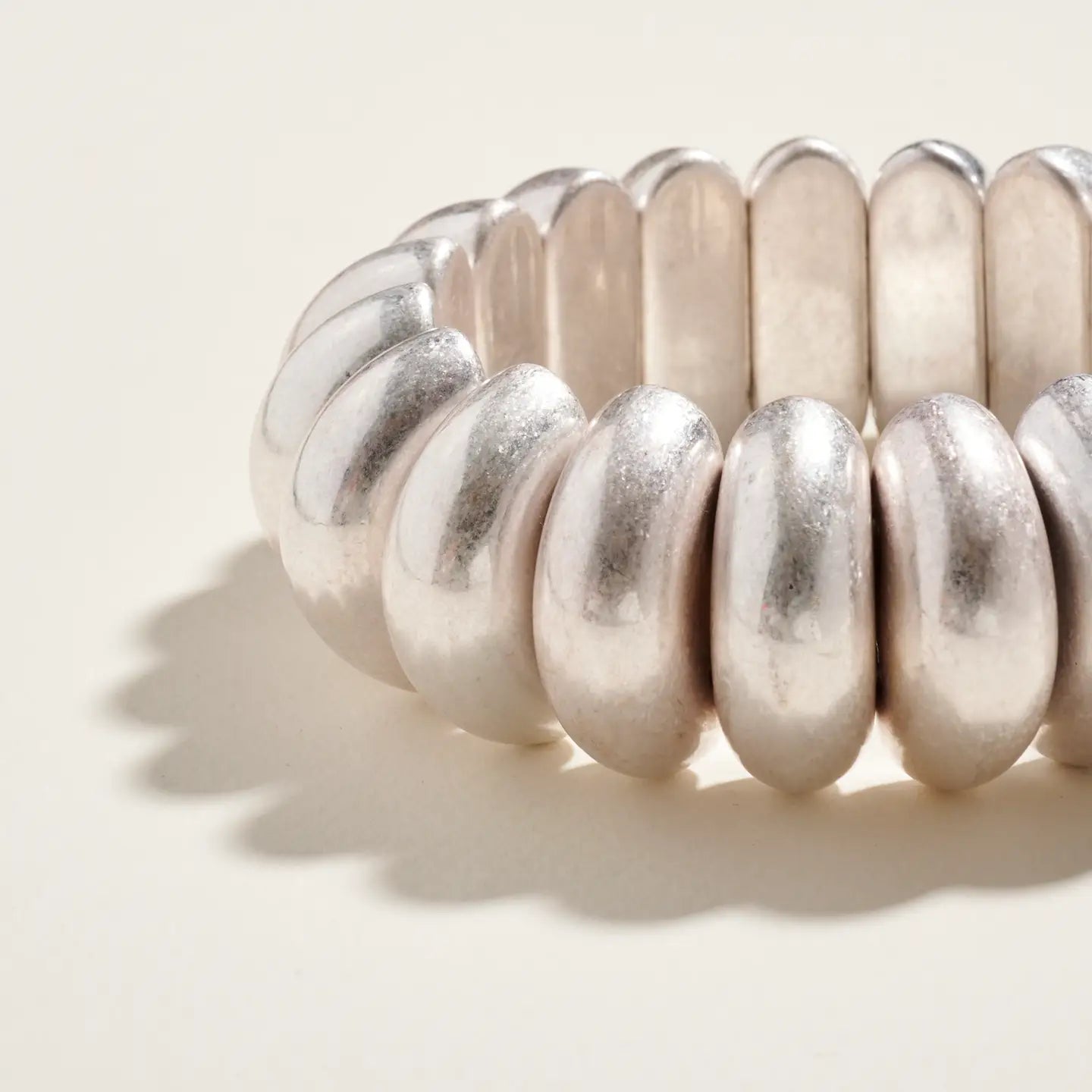 Round Metal Stretch Bracelet - Silver