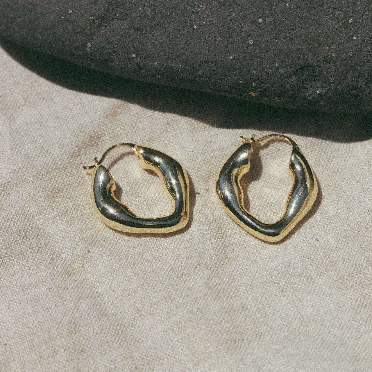Alma Organic Huggie Hoop Earrings - Gold