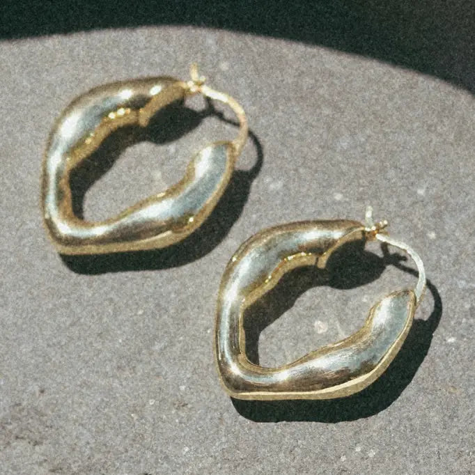 Alma Organic Huggie Hoop Earrings - Gold