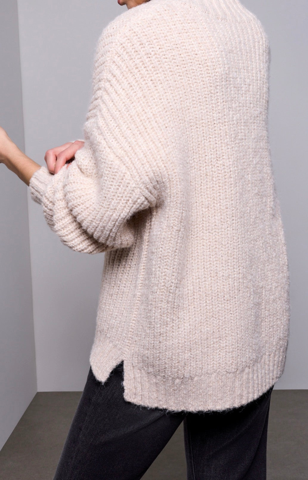 Oversized V-Neck Sweater - Heather Cream
