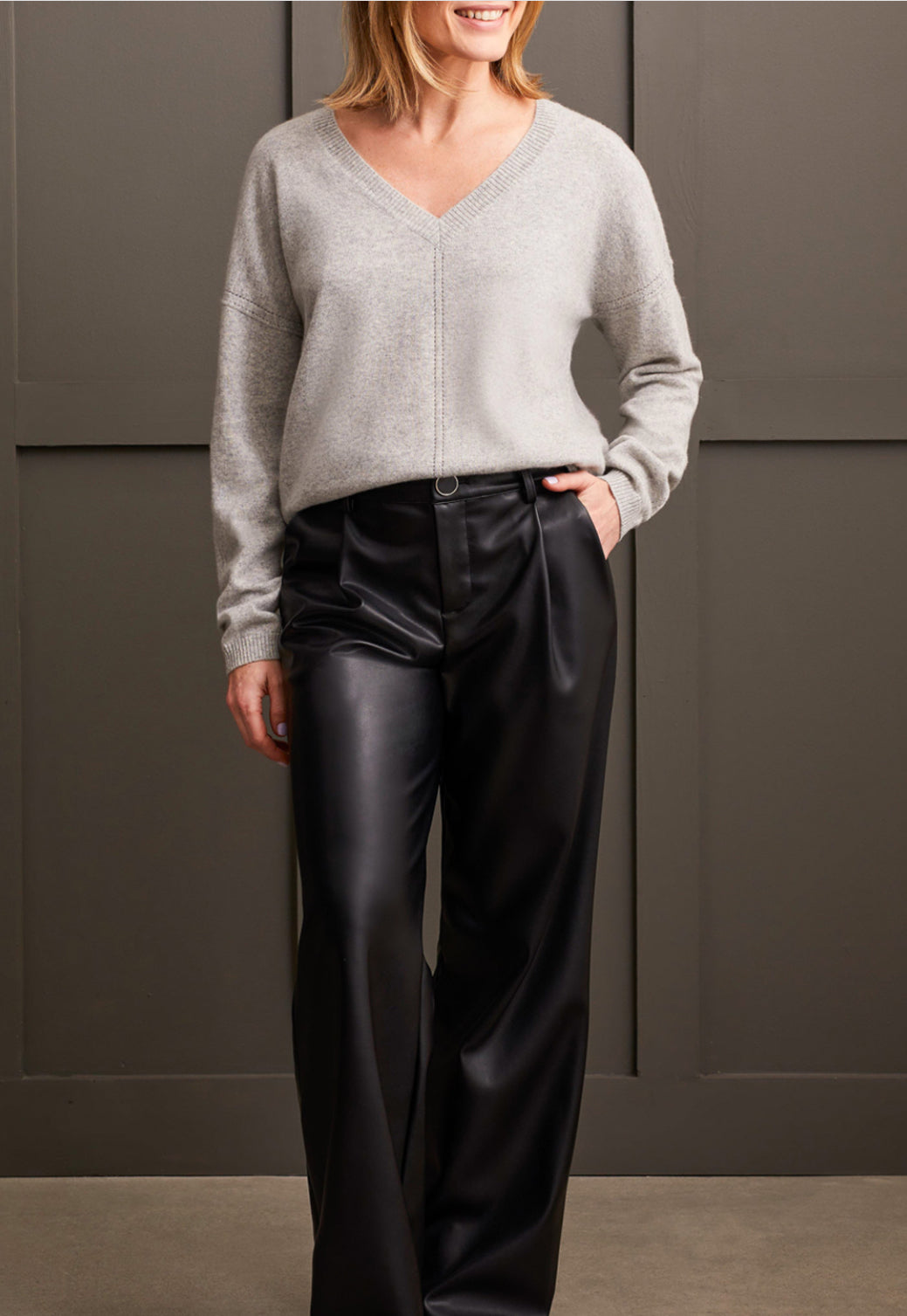 Cashmere V-Neck Pullover Sweater with Pointelle Detail - Grey Mix