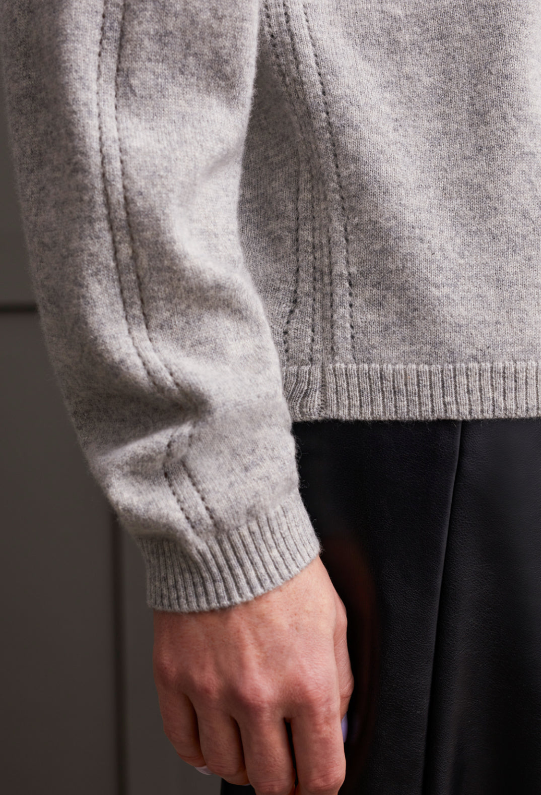 Cashmere V-Neck Pullover Sweater with Pointelle Detail - Grey Mix