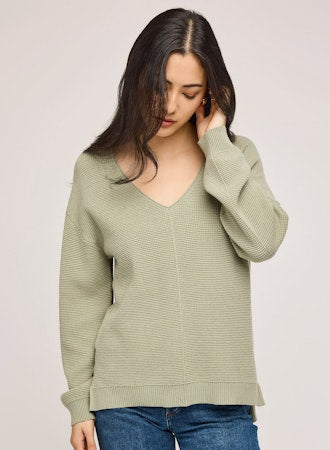 Lisbon V-Neck Pullover Sweater - Cactus Green