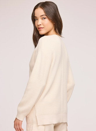 Lisbon V-Neck Pullover Sweater - Cream