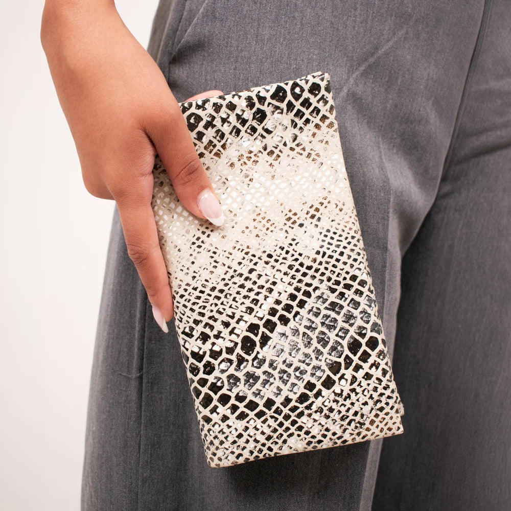 Eloise Wallet - Cobra
