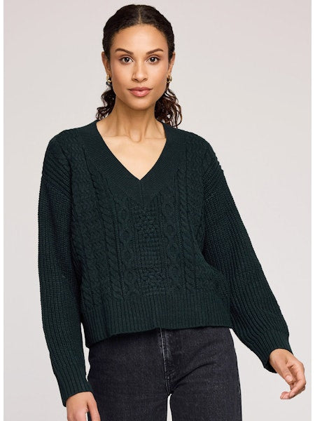 Marcie V-Neck Pullover Sweater - Wintergreen