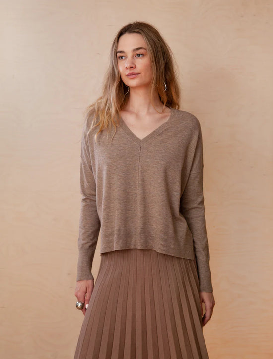 Wagner Pullover V-Neck Sweater - Taupe