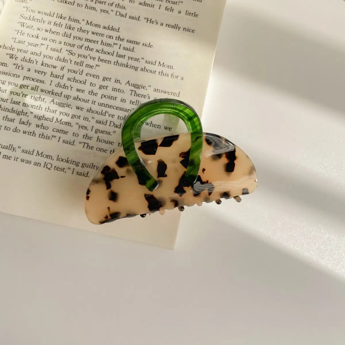 French HIgh-End Niche Hairpin - Light Leopard