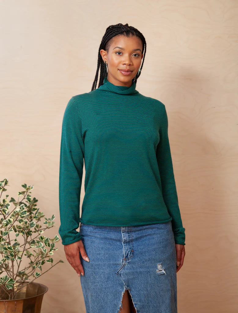 Two-Toned Turtleneck Sweater with Rolled Hem - Navy/Teal