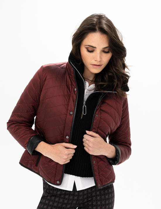 Load image into Gallery viewer, Short Quilted Jacket - Beets
