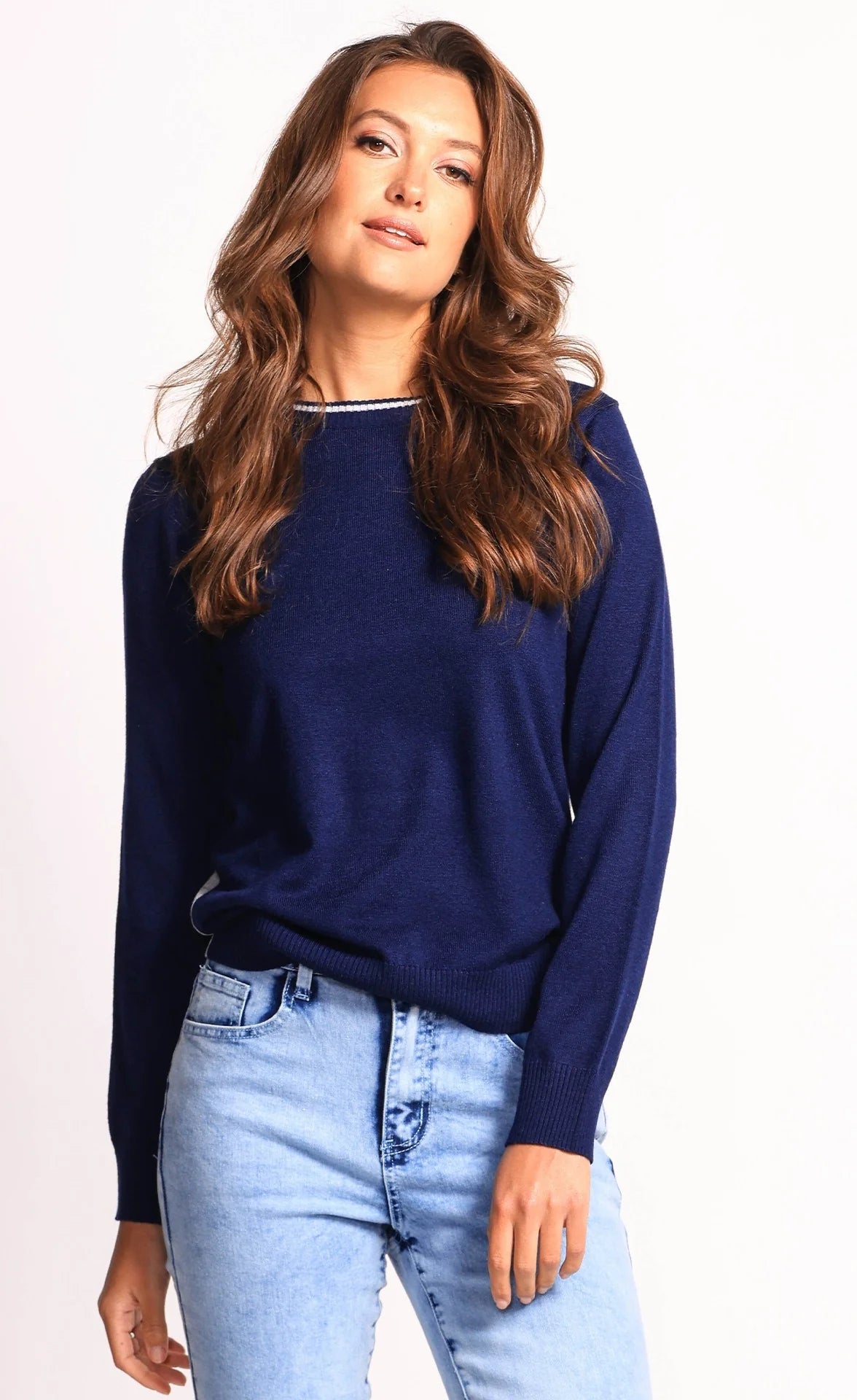 Load image into Gallery viewer, Ren Basic Crew Neck Sweater - Navy
