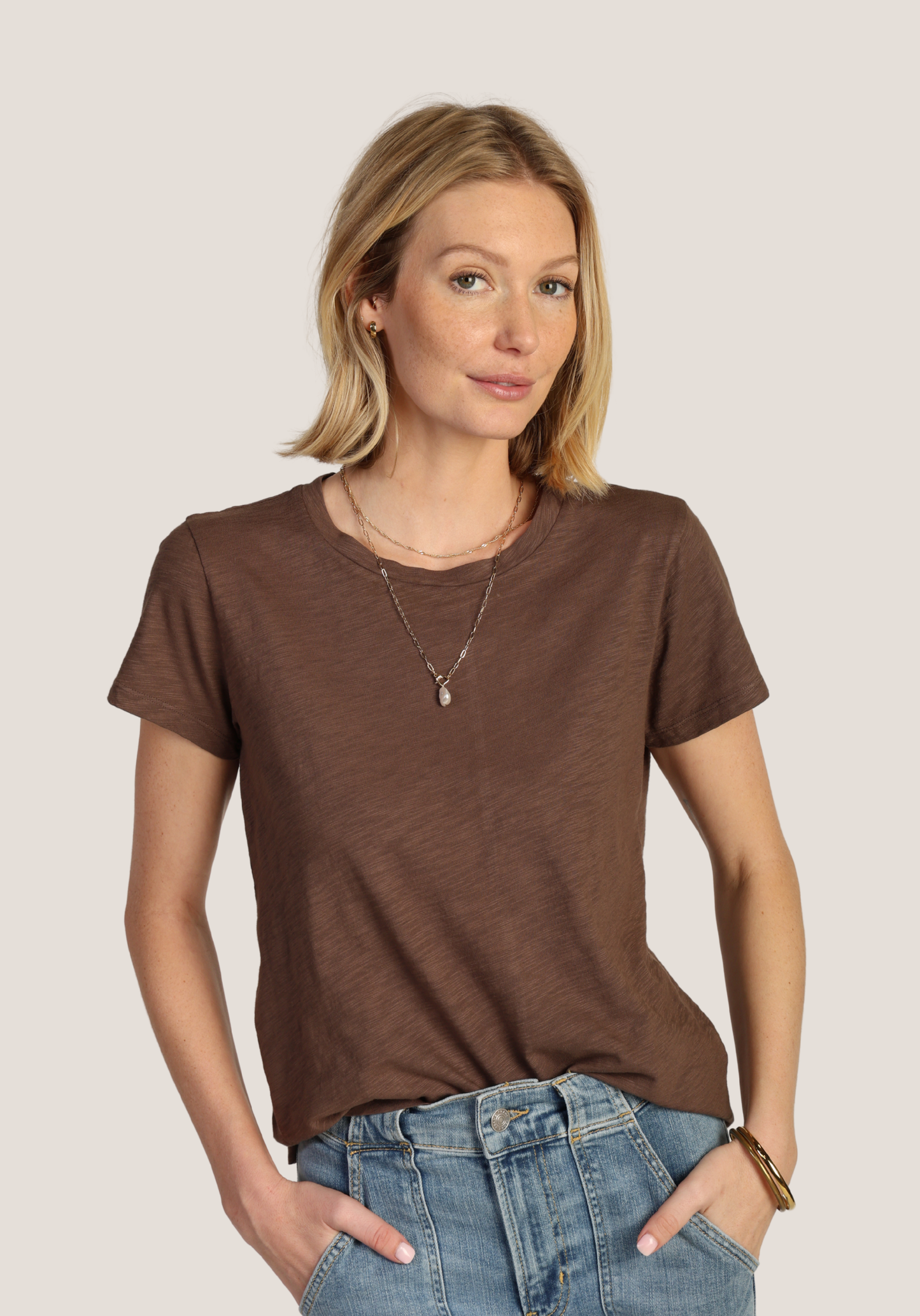 Short Sleeve Modern Crew Neck Tee - Soft Brown