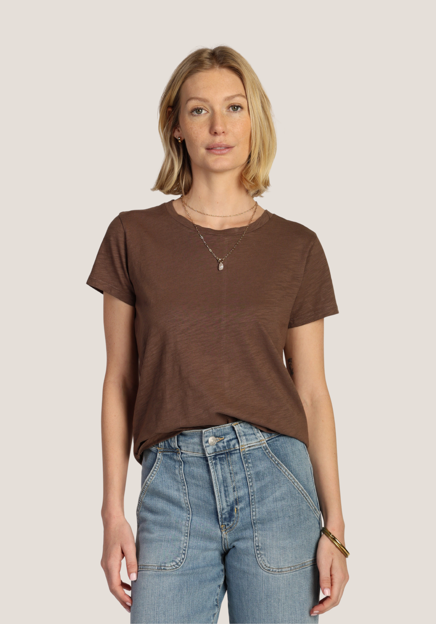 Short Sleeve Modern Crew Neck Tee - Soft Brown