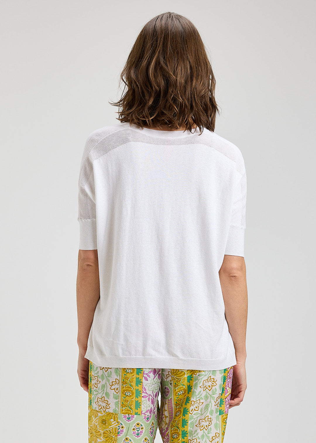Short Sleeved V-Neck Sweater - White