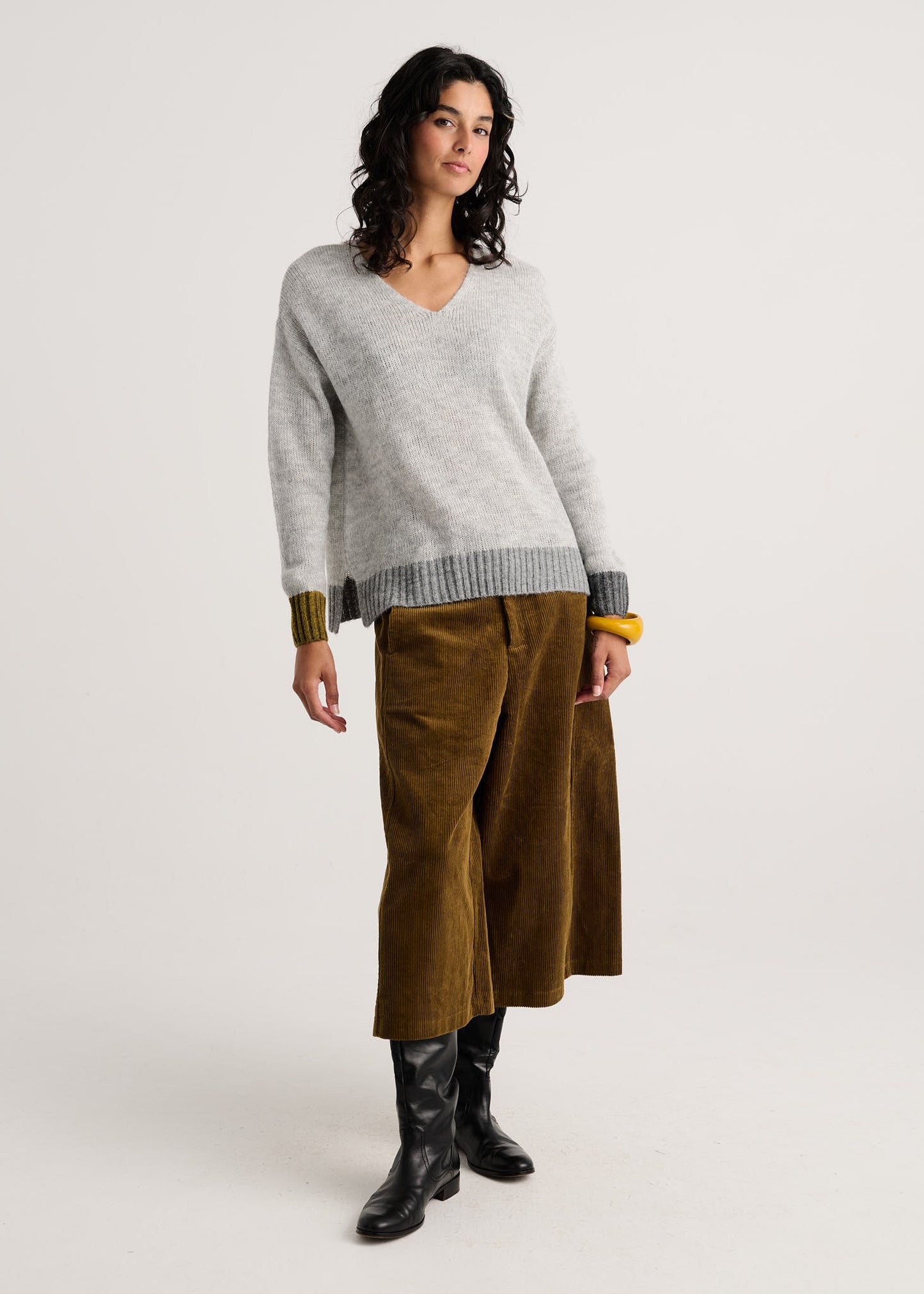 V-Neck Pullover Sweater - Grey