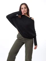 Lulla Assymetrical Boat Neck Sweater - Black O/S