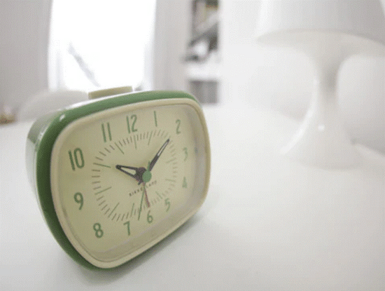 Load image into Gallery viewer, Retro Alarm Clock - Green
