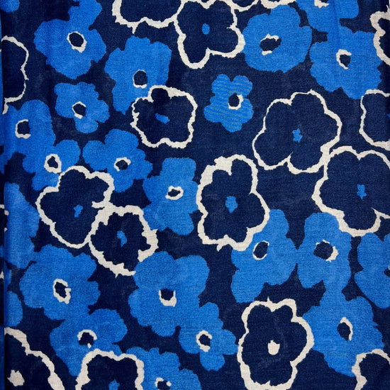 Vinca Flower Print: Blue