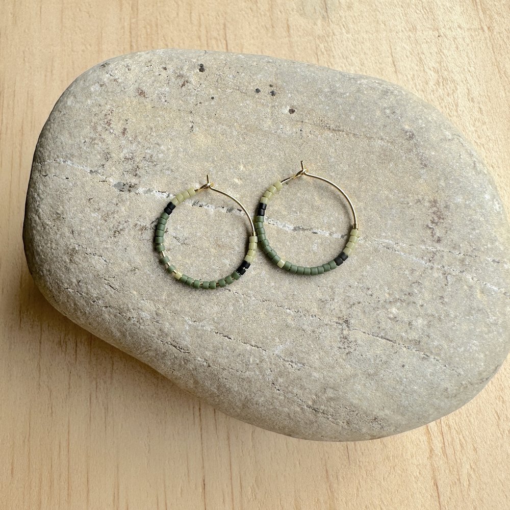 Mini Tondo Hoop Earrings - Green