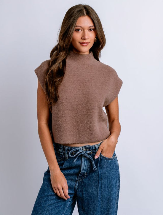 Tetra Pullover Vest - Mocha Mousse