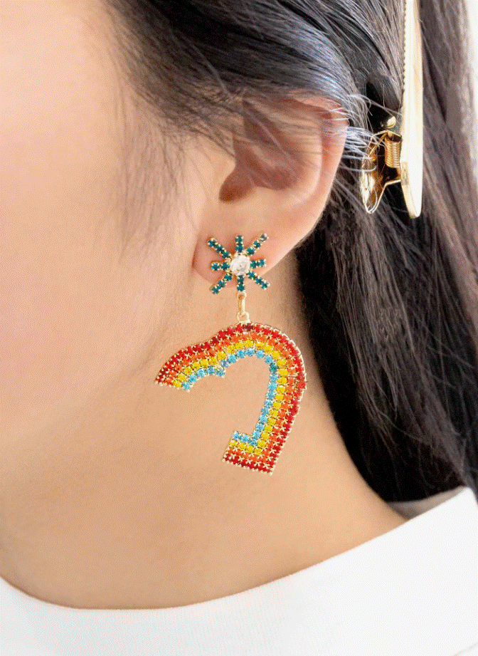 Load image into Gallery viewer, Piece of My Heart Earrings
