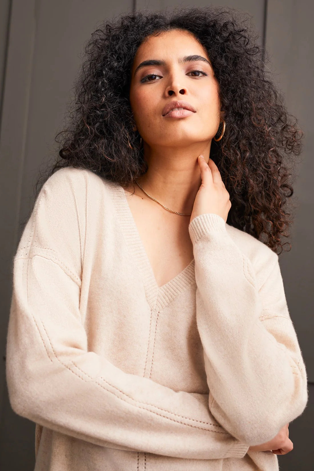 Cashmere V-Neck Pullover Sweater with Pointelle Detail - Heather Moonstone